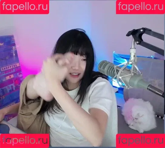 AriaSaki / simplyjustaria Onlyfans Photo Gallery 