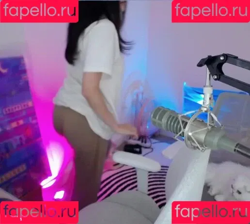 AriaSaki / simplyjustaria Onlyfans Photo Gallery 