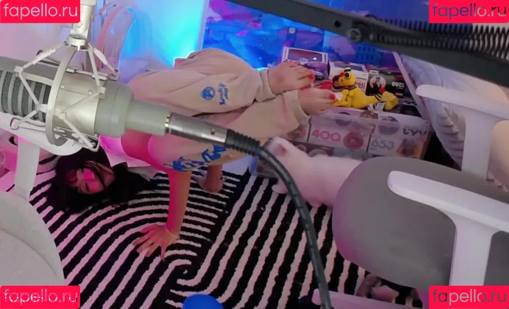 AriaSaki / simplyjustaria Onlyfans Photo Gallery 