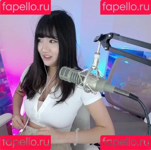 AriaSaki / simplyjustaria Onlyfans Photo Gallery 