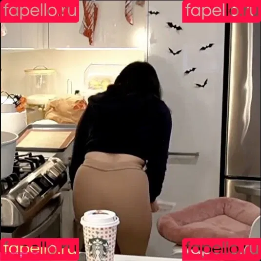 AriaSaki / simplyjustaria Onlyfans Photo Gallery 