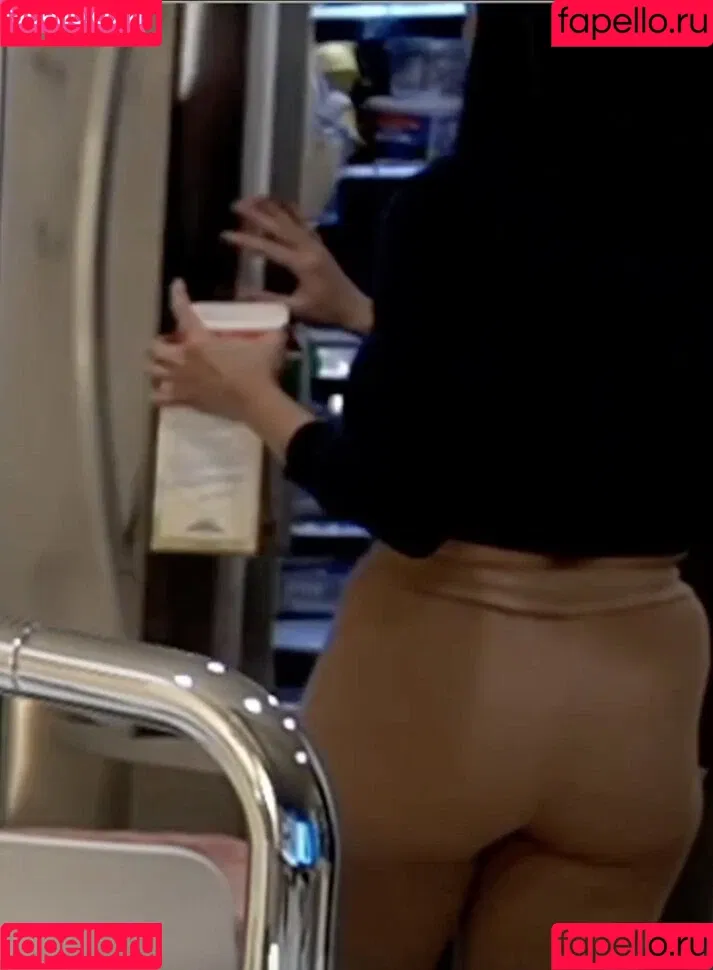 AriaSaki / simplyjustaria Onlyfans Photo Gallery 