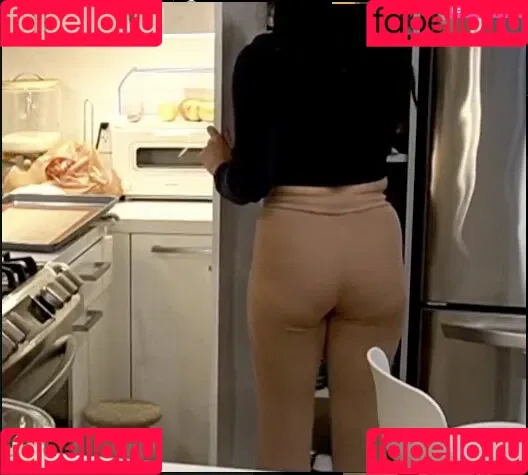 AriaSaki / simplyjustaria Onlyfans Photo Gallery 