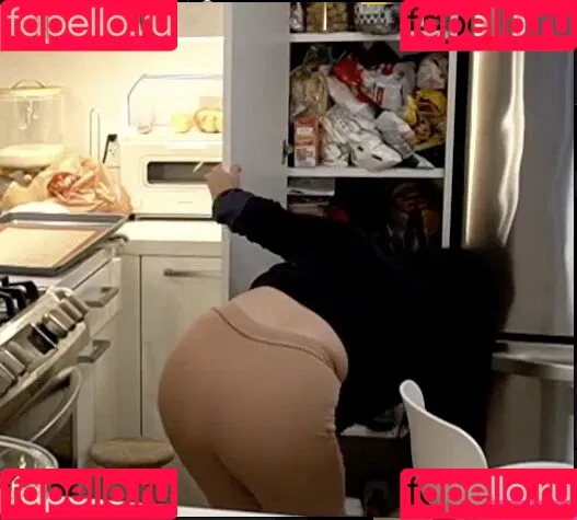 AriaSaki / simplyjustaria Onlyfans Photo Gallery 