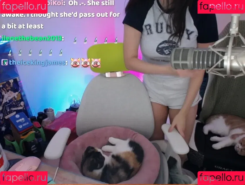 AriaSaki / simplyjustaria Onlyfans Photo Gallery 