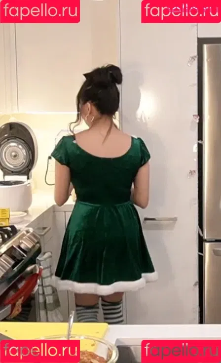 AriaSaki / simplyjustaria Onlyfans Photo Gallery 