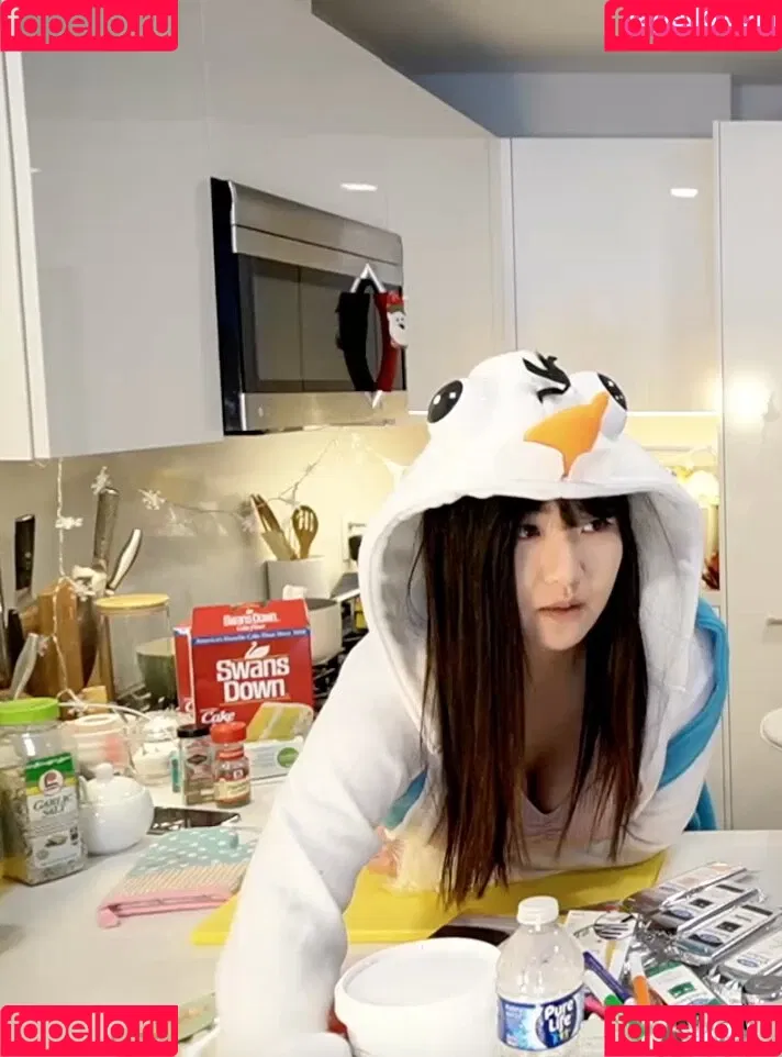 AriaSaki / simplyjustaria Onlyfans Photo Gallery 