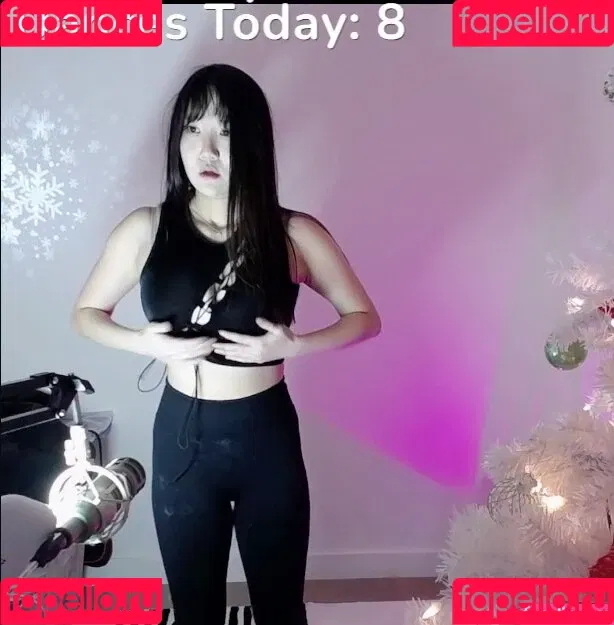 AriaSaki / simplyjustaria Onlyfans Photo Gallery 