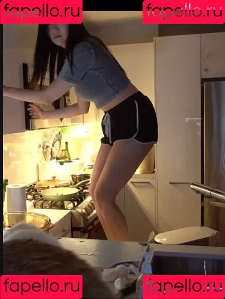 AriaSaki / simplyjustaria Onlyfans Photo Gallery 