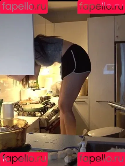 AriaSaki / simplyjustaria Onlyfans Photo Gallery 