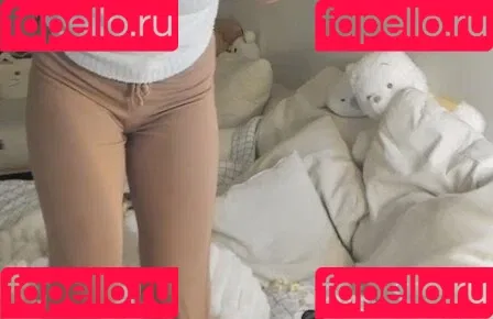 AriaSaki / simplyjustaria Onlyfans Photo Gallery 