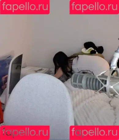 AriaSaki / simplyjustaria Onlyfans Photo Gallery 