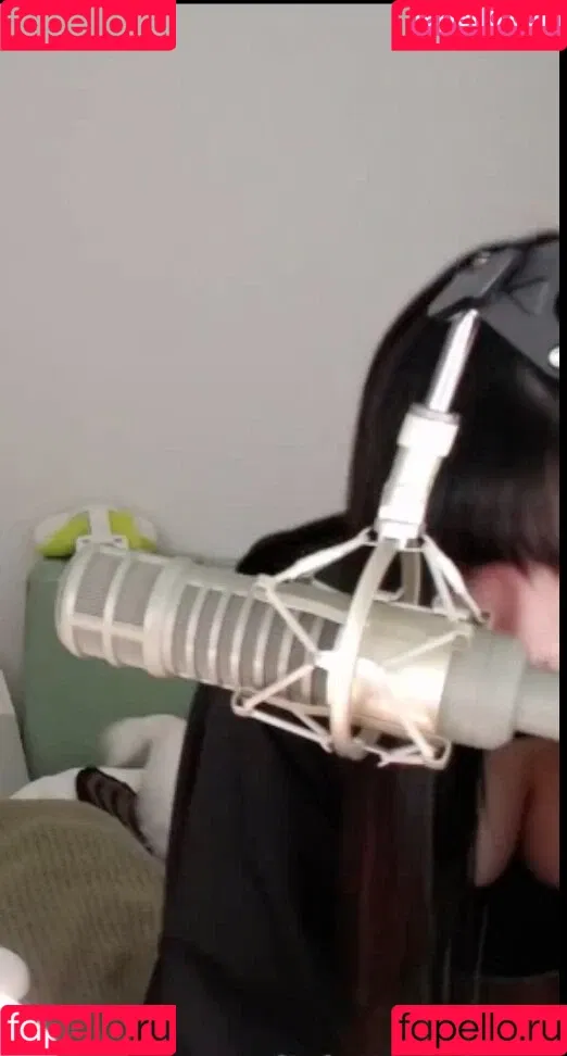 AriaSaki / simplyjustaria Onlyfans Photo Gallery 