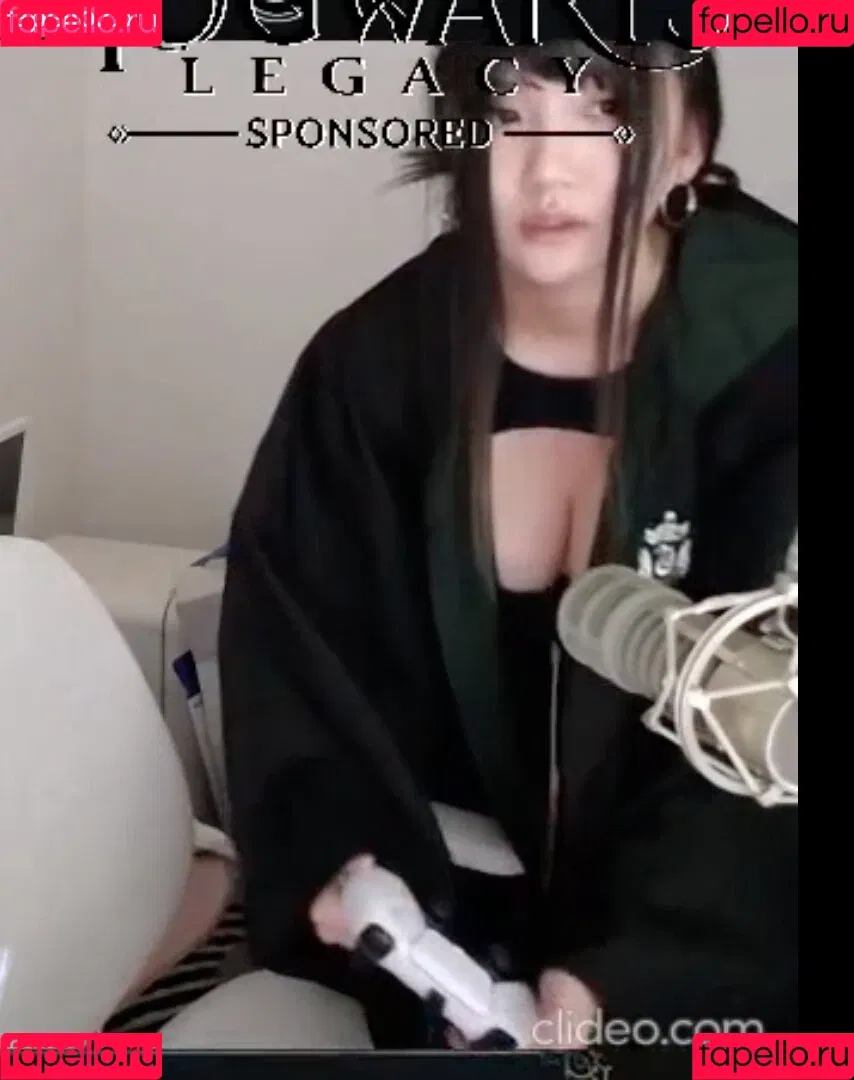 AriaSaki / simplyjustaria Onlyfans Photo Gallery 