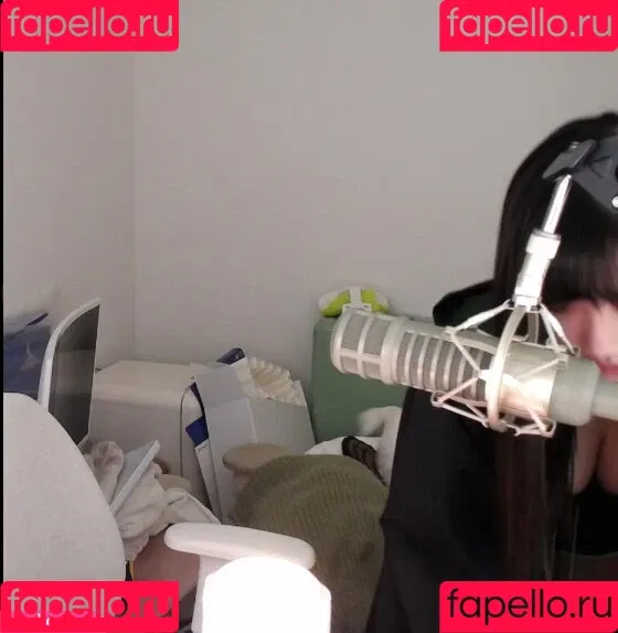 AriaSaki / simplyjustaria Onlyfans Photo Gallery 