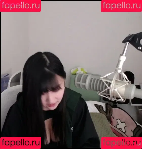 AriaSaki / simplyjustaria Onlyfans Photo Gallery 