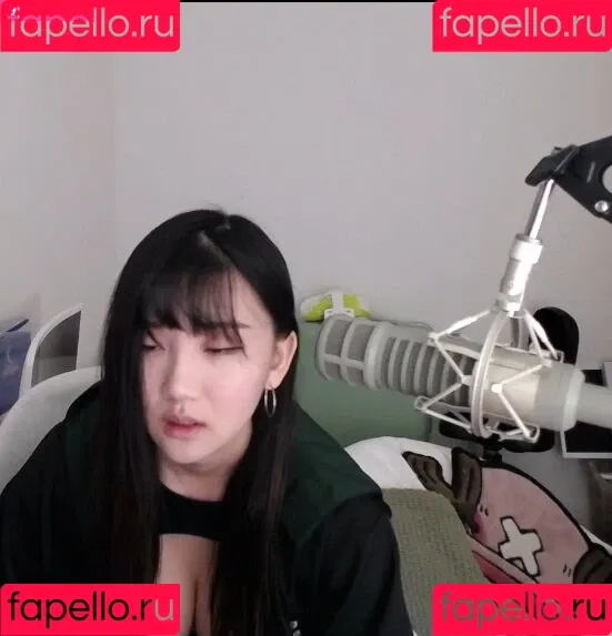 AriaSaki / simplyjustaria Onlyfans Photo Gallery 