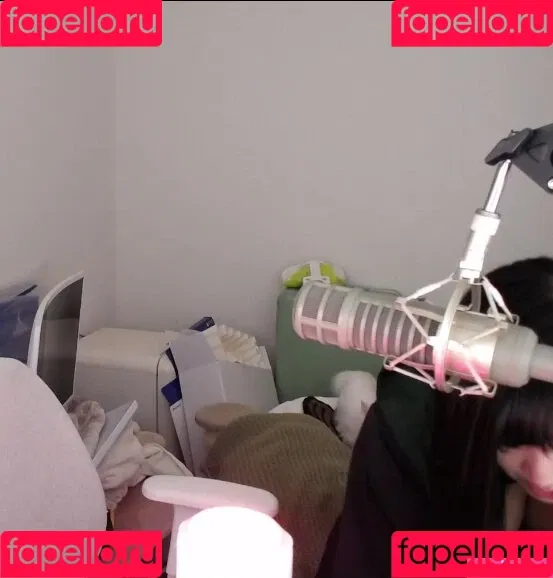 AriaSaki / simplyjustaria Onlyfans Photo Gallery 