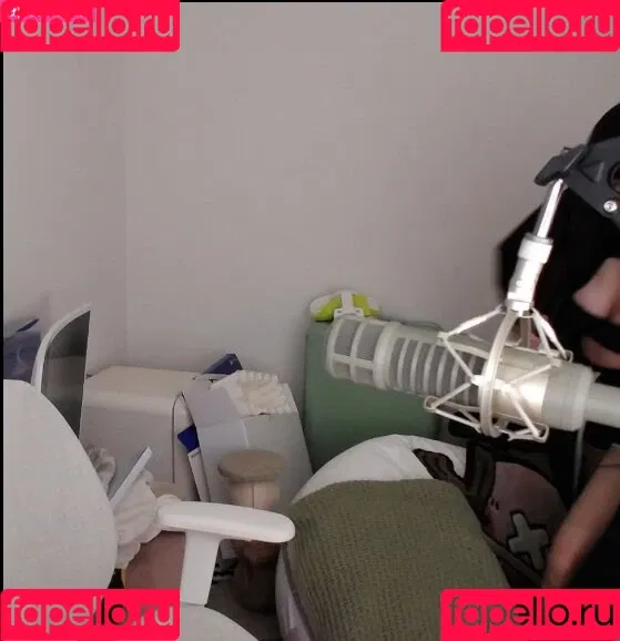 AriaSaki / simplyjustaria Onlyfans Photo Gallery 