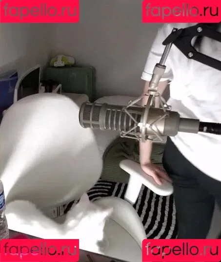 AriaSaki / simplyjustaria Onlyfans Photo Gallery 