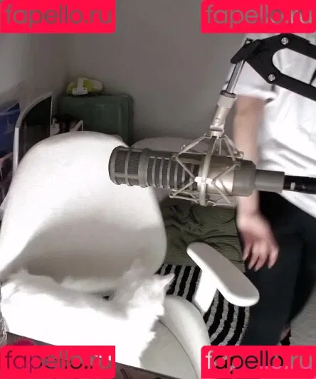 AriaSaki / simplyjustaria Onlyfans Photo Gallery 