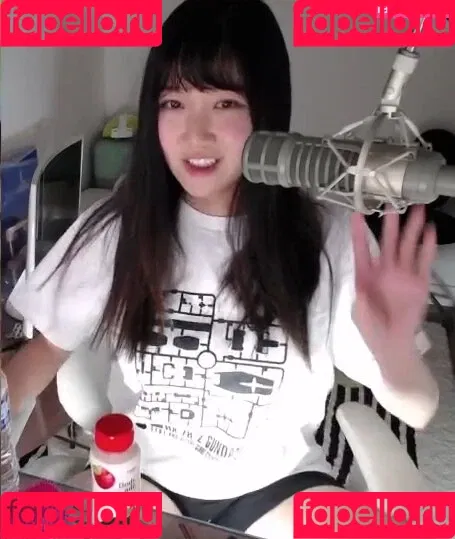 AriaSaki / simplyjustaria Onlyfans Photo Gallery 