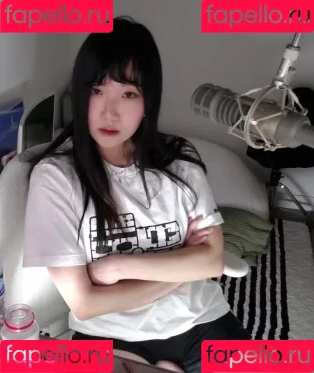 AriaSaki / simplyjustaria Onlyfans Photo Gallery 