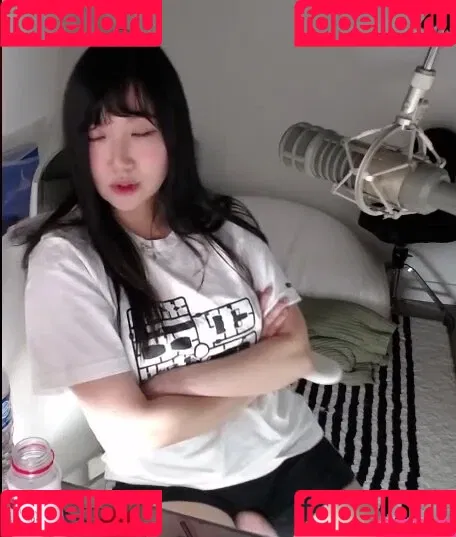 AriaSaki / simplyjustaria Onlyfans Photo Gallery 