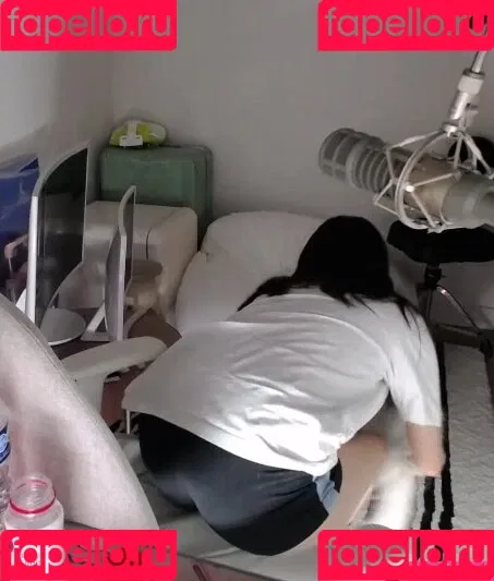 AriaSaki / simplyjustaria Onlyfans Photo Gallery 