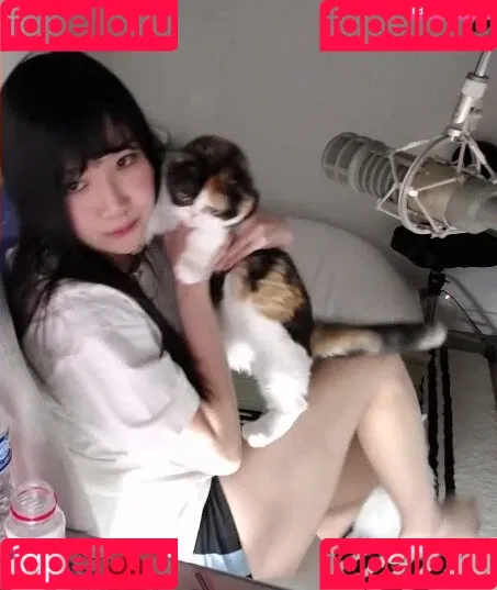 AriaSaki / simplyjustaria Onlyfans Photo Gallery 