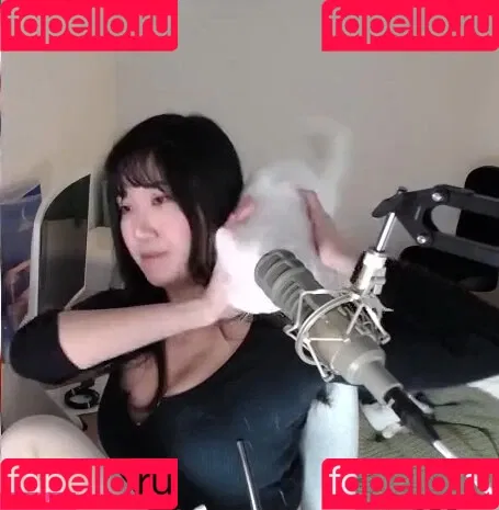 AriaSaki / simplyjustaria Onlyfans Photo Gallery 