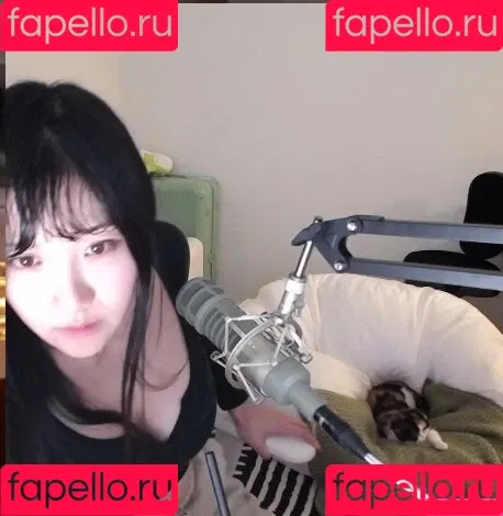 AriaSaki / simplyjustaria Onlyfans Photo Gallery 