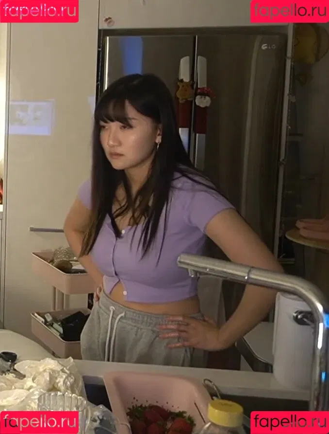 AriaSaki / simplyjustaria Onlyfans Photo Gallery 