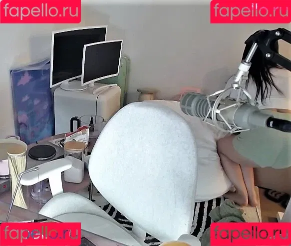 AriaSaki / simplyjustaria Onlyfans Photo Gallery 