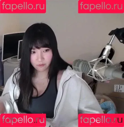 AriaSaki / simplyjustaria Onlyfans Photo Gallery 