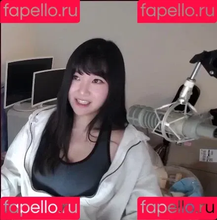 AriaSaki / simplyjustaria Onlyfans Photo Gallery 