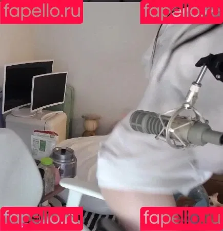 AriaSaki / simplyjustaria Onlyfans Photo Gallery 