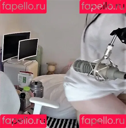 AriaSaki / simplyjustaria Onlyfans Photo Gallery 