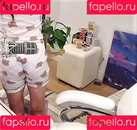 AriaSaki / simplyjustaria Onlyfans Photo Gallery 