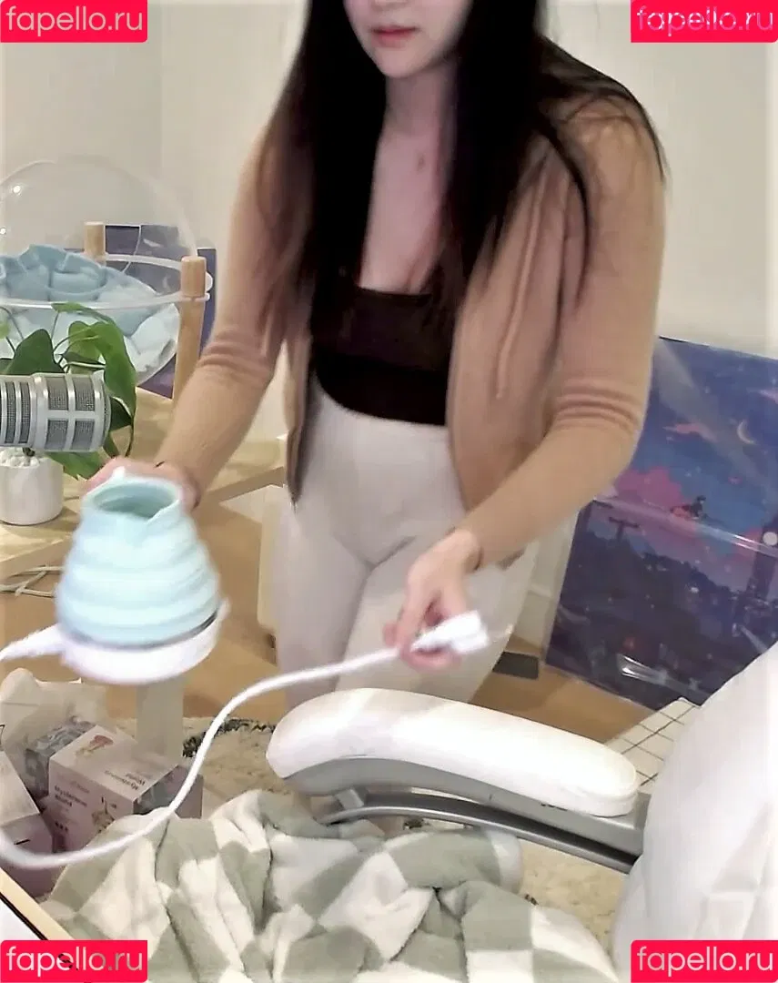 AriaSaki / simplyjustaria Onlyfans Photo Gallery 