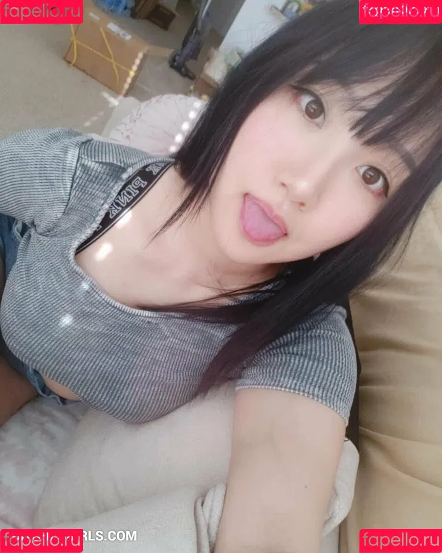 AriaSaki / simplyjustaria Onlyfans Photo Gallery 
