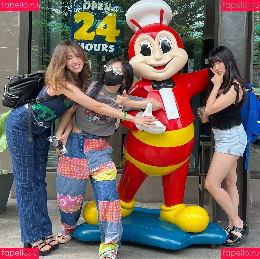 AriaSaki / simplyjustaria Onlyfans Photo Gallery 