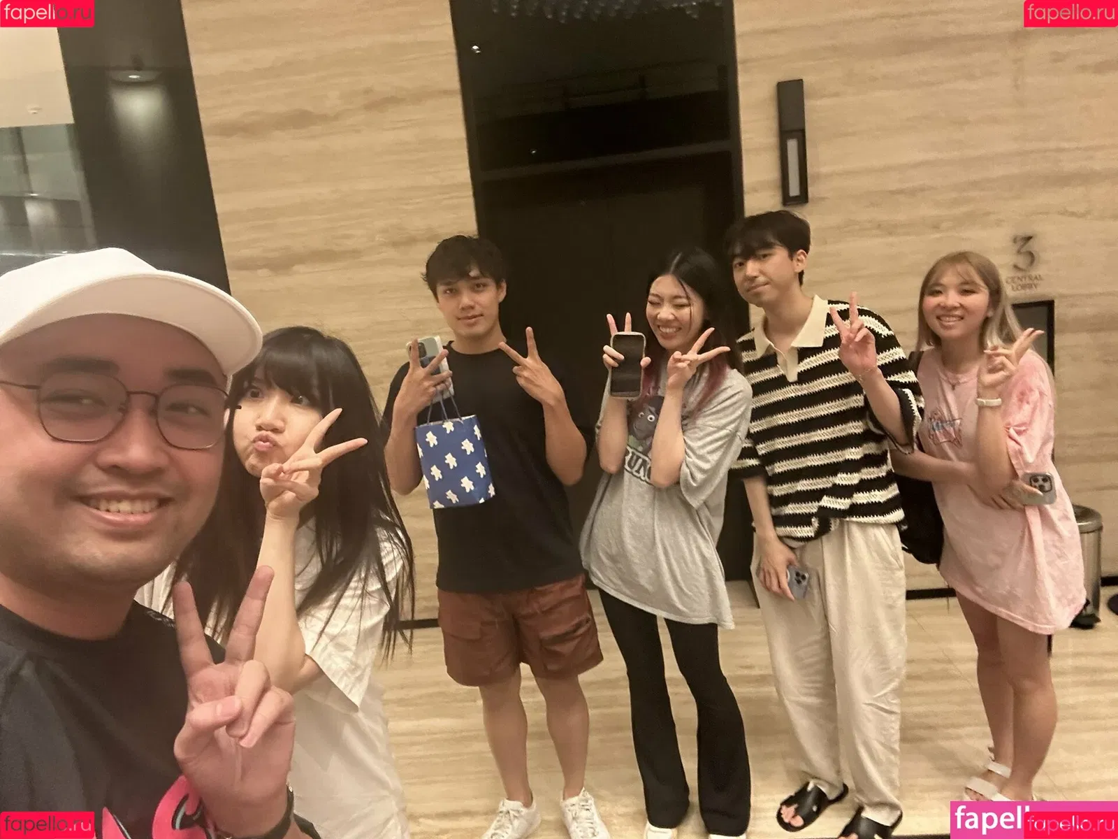 AriaSaki / simplyjustaria Onlyfans Photo Gallery 