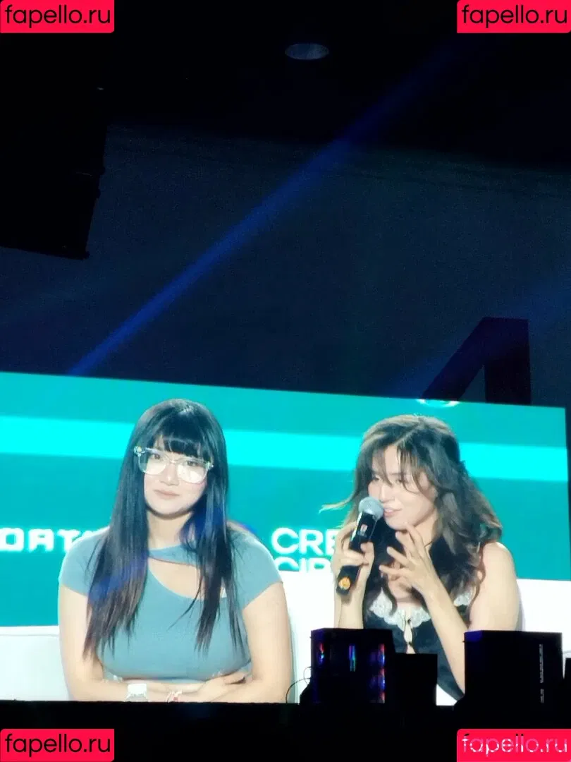 AriaSaki / simplyjustaria Onlyfans Photo Gallery 