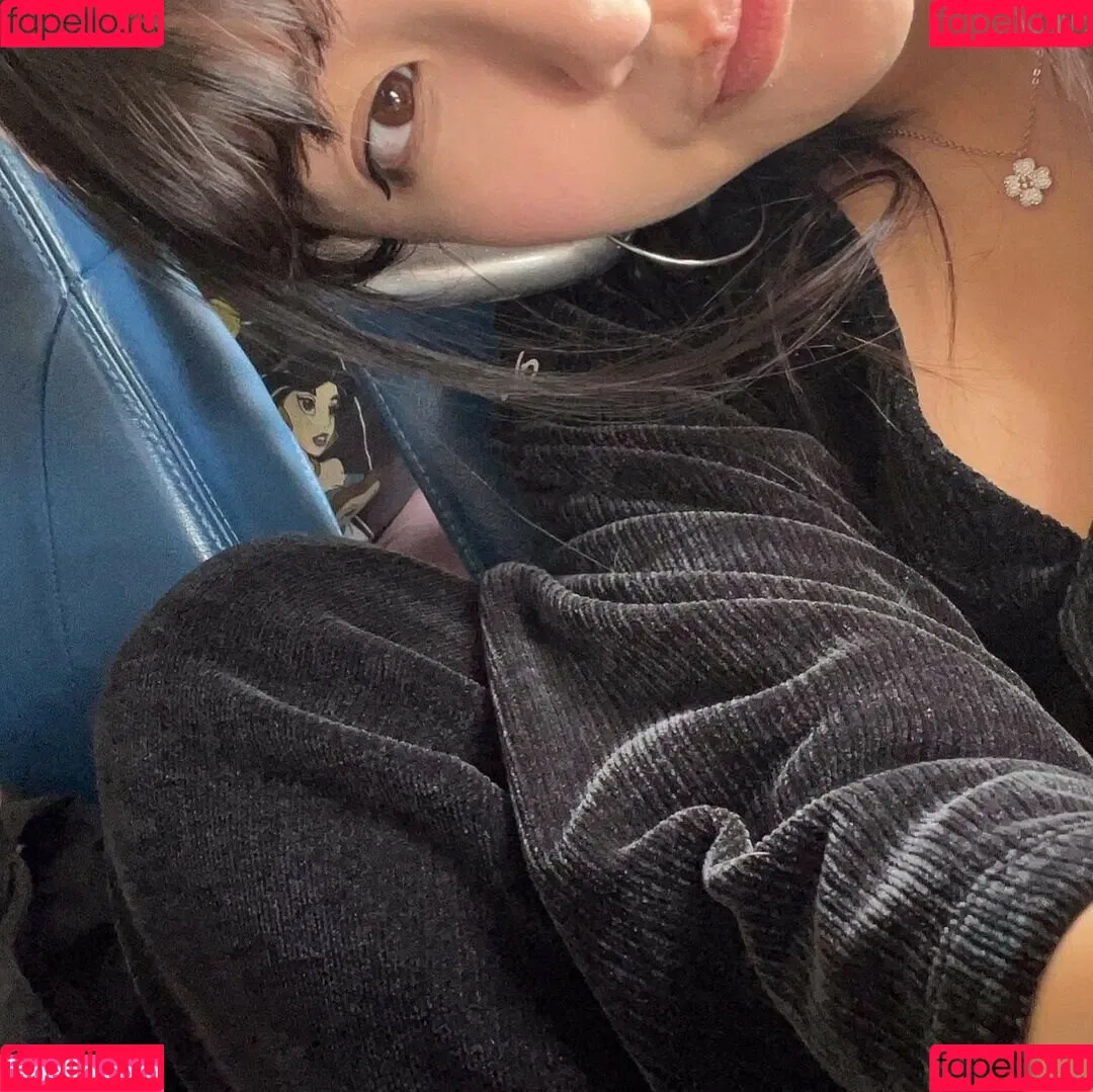 AriaSaki / simplyjustaria Onlyfans Photo Gallery 