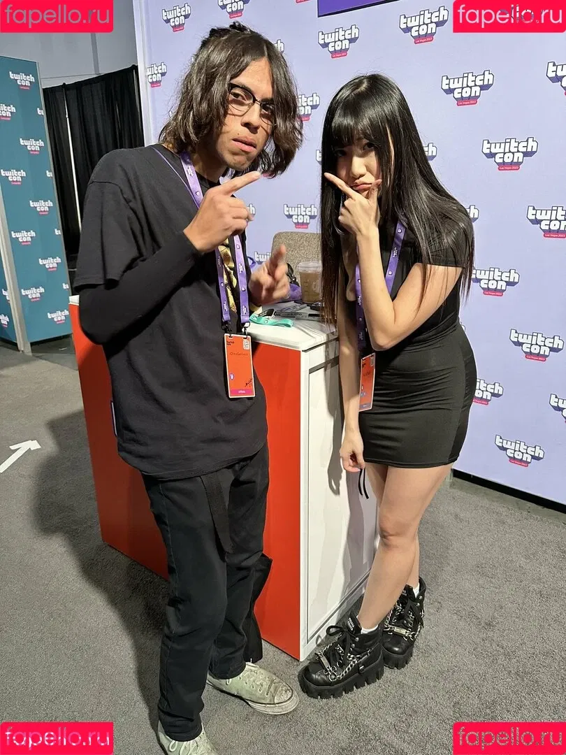 AriaSaki / simplyjustaria Onlyfans Photo Gallery 