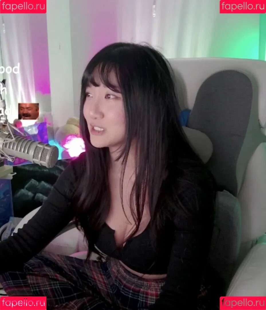 AriaSaki / simplyjustaria Onlyfans Photo Gallery 