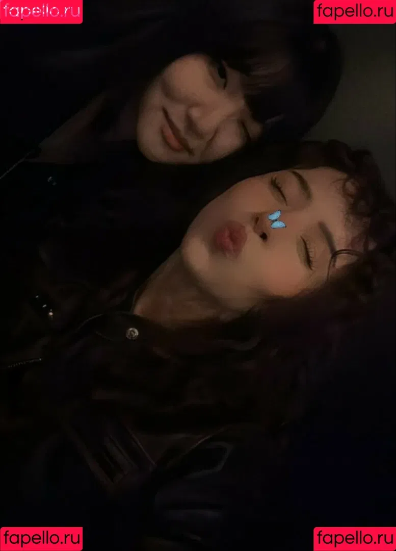 AriaSaki / simplyjustaria Onlyfans Photo Gallery 