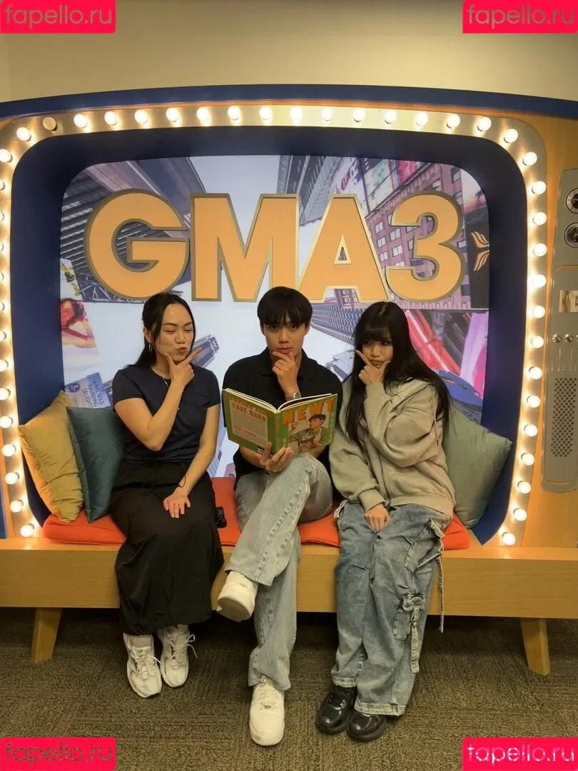 AriaSaki / simplyjustaria Onlyfans Photo Gallery 