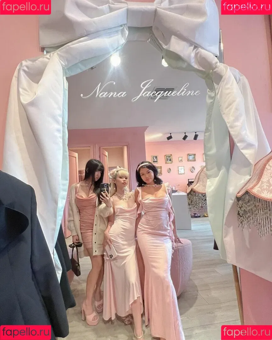 AriaSaki / simplyjustaria Onlyfans Photo Gallery 